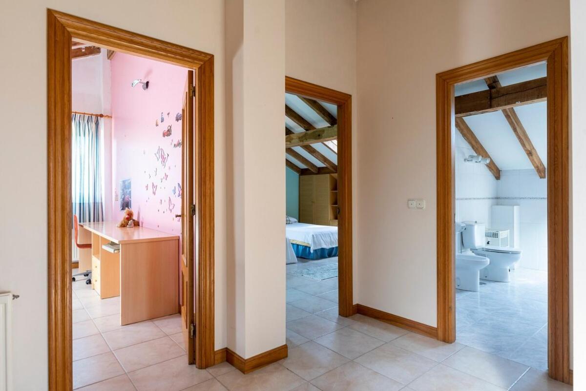 Villa Casa Con Jardin En Gama Bárcena de Cicero Exterior foto